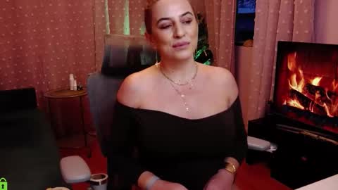 Carrie online show from 21, 11, 2025