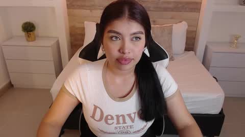 Snapshot of carriepink_ chatting on 23, 9, 2025 carriepink_ online show from 23, 9, 2025
