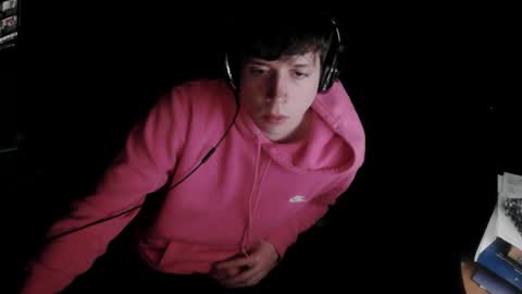 Snapshot of cartermcberran chatting on 4, 4, 2026 cartermcberran online show from 4, 4, 2026