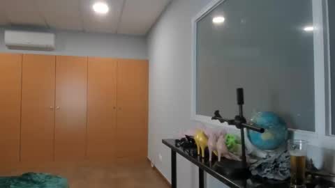 Anna Jones and Larry Jones online show from 20, 5, 2026