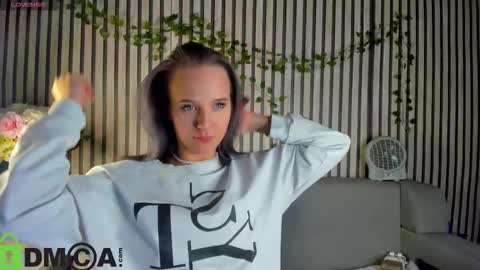 Snapshot of casey_sweeet chatting on 12, 11, 2025 Casey sweeet online show from 12, 11, 2025