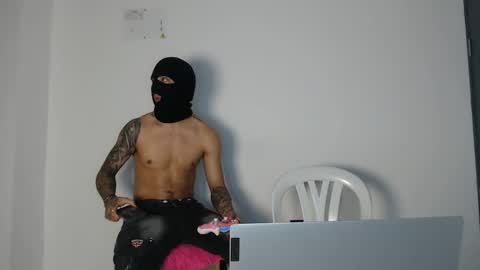 Snapshot of cash_master777 chatting on 28, 11, 2025 cash_master777 online show from 28, 11, 2025