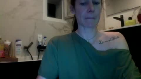 Snapshot of cassandra06400 chatting on 5, 10, 2025 cassandra06400 online show from 5, 10, 2025