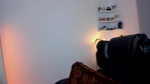 Snapshot of cassandra_caiin chatting on 9, 11, 2025 Cassie online show from 9, 11, 2025