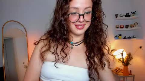 Snapshot of cassandra_caiin chatting on 22, 11, 2025 Cassie online show from 22, 11, 2025