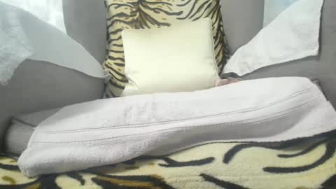 Cassandra joy online show from 1, 1, 2025