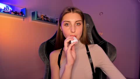 Snapshot of cassiablade1 chatting on 12, 1, 2025 Seductress Cassia FINDOM AND SADISM NO NUDE online show from 12, 1, 2025