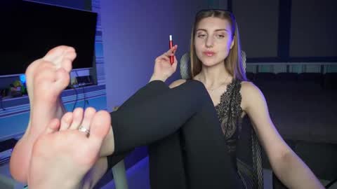 Snapshot of cassiablade1 chatting on 18, 11, 2025 Seductress Cassia FINDOM AND SADISM NO NUDE online show from 18, 11, 2025