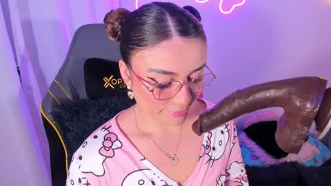 Snapshot of cassiebigass_ chatting on 21, 5, 2026 Bela igzaii9r online show from 21, 5, 2026