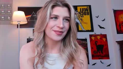 Im Cassie3 online show from 28, 11, 2025