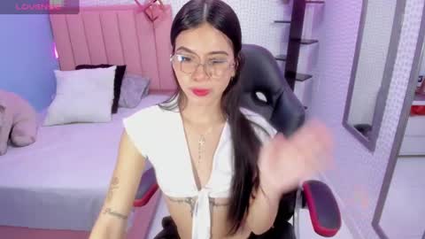 cassiehoward14 online show from 9, 1, 2025