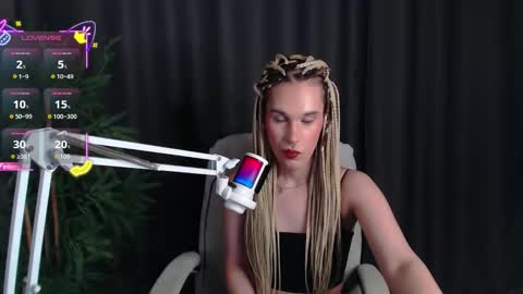 Snapshot of cassiemich chatting on 1, 12, 2025 Cassie online show from 1, 12, 2025