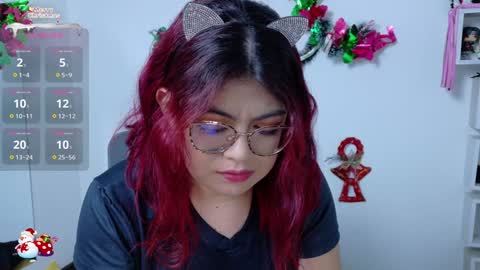 Snapshot of cat_white chatting on 31, 12, 2024 Cata online show from 31, 12, 2024