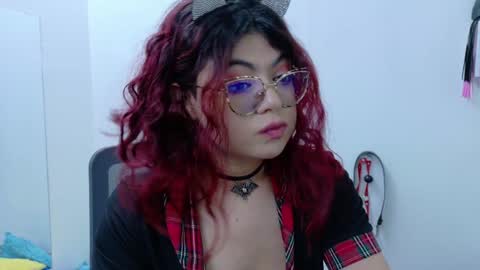 Snapshot of cat_white chatting on 27, 1, 2025 Cata online show from 27, 1, 2025