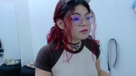 Snapshot of cat_white chatting on 18, 2, 2025 Cata online show from 18, 2, 2025
