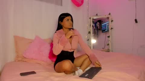 Snapshot of catalina_and_roger chatting on 23, 1, 2025 Cata y Roger online show from 23, 1, 2025