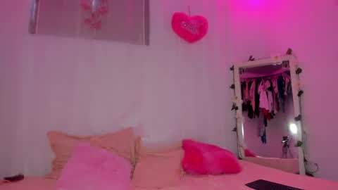 Snapshot of catalina_and_roger chatting on 27, 1, 2025 Cata y Roger online show from 27, 1, 2025