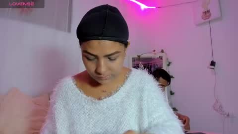 Snapshot of catalina_and_roger chatting on 7, 2, 2025 Cata y Roger online show from 7, 2, 2025