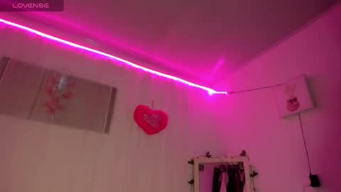 Snapshot of catalina_and_roger chatting on 10, 2, 2025 Cata y Roger online show from 10, 2, 2025