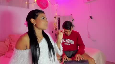 Snapshot of catalina_and_roger chatting on 15, 2, 2025 Cata y Roger online show from 15, 2, 2025