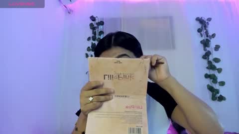 Snapshot of catalina_and_roger chatting on 3, 10, 2025 Cata y Roger online show from 3, 10, 2025