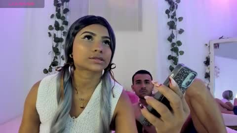 Snapshot of catalina_and_roger chatting on 10, 10, 2025 Cata y Roger online show from 10, 10, 2025