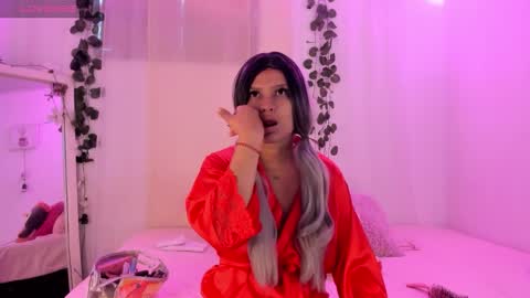 Snapshot of catalina_and_roger chatting on 9, 11, 2025 Cata y Roger online show from 9, 11, 2025