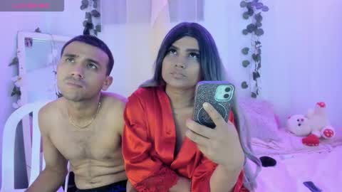 Snapshot of catalina_and_roger chatting on 15, 11, 2025 Cata y Roger online show from 15, 11, 2025