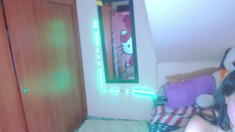 Snapshot of catalina_saenz19 chatting on 23, 9, 2025 Catalina Saenz online show from 23, 9, 2025