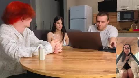 Snapshot of catchustoday chatting on 5, 11, 2025 Stacy and Bob online show from 5, 11, 2025