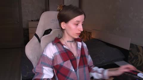 Snapshot of cath_dysphoria_ chatting on 6, 5, 2026 CATH online show from 6, 5, 2026