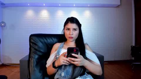 Snapshot of cathalina_santana chatting on 18, 10, 2025 Catalina Santana online show from 18, 10, 2025