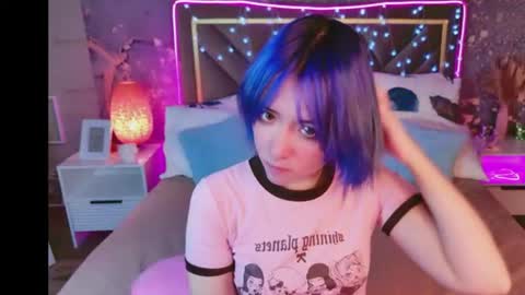 Snapshot of catharinejones chatting on 10, 6, 2026 KettieHi My name is Katie I love drawing and I can play the guitar. And love dancing online show from 10, 6, 2026