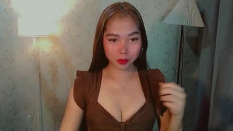 Snapshot of catherine_365 chatting on 8, 11, 2025 catherine_365 online show from 8, 11, 2025