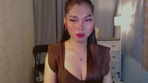 Snapshot of catherine_365 chatting on 5, 12, 2025 catherine_365 online show from 5, 12, 2025