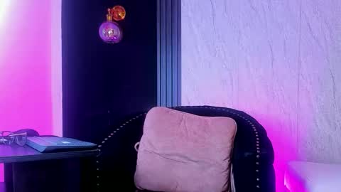 Snapshot of catherine_smith_ chatting on 7, 11, 2025 Catherine online show from 7, 11, 2025