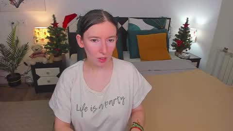 Snapshot of catherinewalls chatting on 6, 1, 2025 Catrin online show from 6, 1, 2025