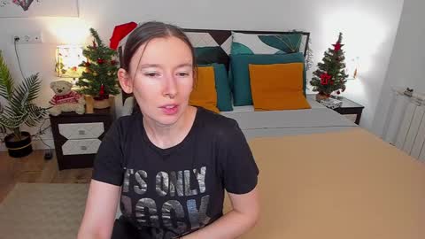 Snapshot of catherinewalls chatting on 2, 2, 2025 Catrin online show from 2, 2, 2025