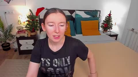 Snapshot of catherinewalls chatting on 2, 2, 2025 Catrin online show from 2, 2, 2025