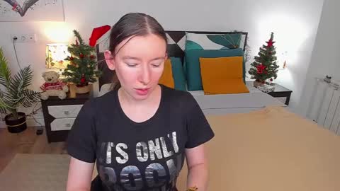 Snapshot of catherinewalls chatting on 3, 2, 2025 Catrin online show from 3, 2, 2025