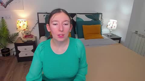 Snapshot of catherinewalls chatting on 2, 3, 2025 Catrin online show from 2, 3, 2025