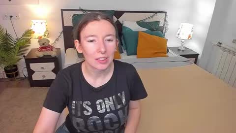 Snapshot of catherinewalls chatting on 24, 10, 2025 Catrin online show from 24, 10, 2025