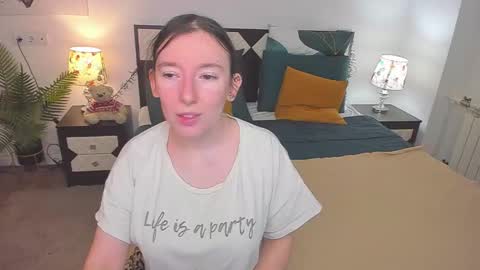 Snapshot of catherinewalls chatting on 17, 11, 2025 Catrin online show from 17, 11, 2025