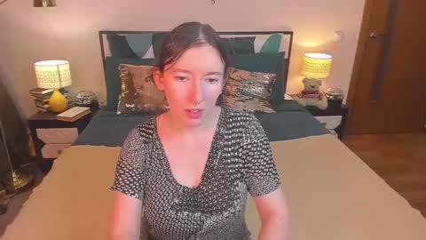 Snapshot of catherinewalls chatting on 18, 12, 2025 Catrin online show from 18, 12, 2025