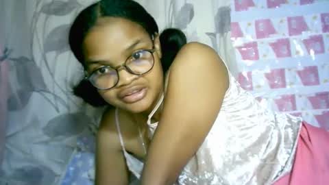 Snapshot of cathyxlisa chatting on 19, 12, 2024 CathyXLisa online show from 19, 12, 2024