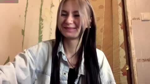 Snapshot of catinagaznes chatting on 9, 10, 2025 Lola online show from 9, 10, 2025