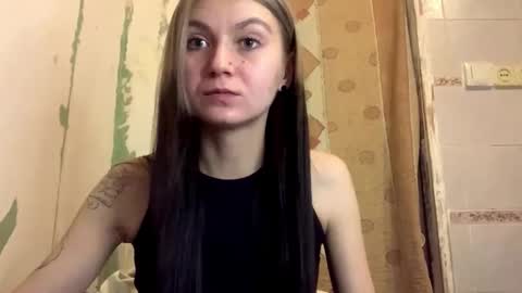 Snapshot of catinagaznes chatting on 19, 10, 2025 Lola online show from 19, 10, 2025