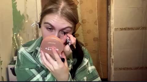 Snapshot of catinagaznes chatting on 24, 10, 2025 Lola online show from 24, 10, 2025