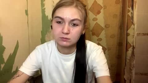 Snapshot of catinagaznes chatting on 26, 10, 2025 Lola online show from 26, 10, 2025