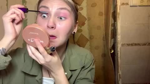 Snapshot of catinagaznes chatting on 30, 10, 2025 Lola online show from 30, 10, 2025